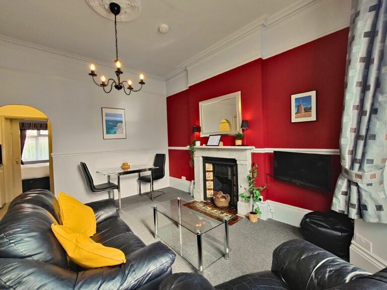 Fernhurst Holiday Apartments @ Shanklin - Katharine Apartment - Lounge