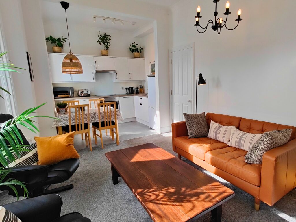 Fernhurst Holiday Apartments @ Shanklin - Alexandra Apartment - Lounge