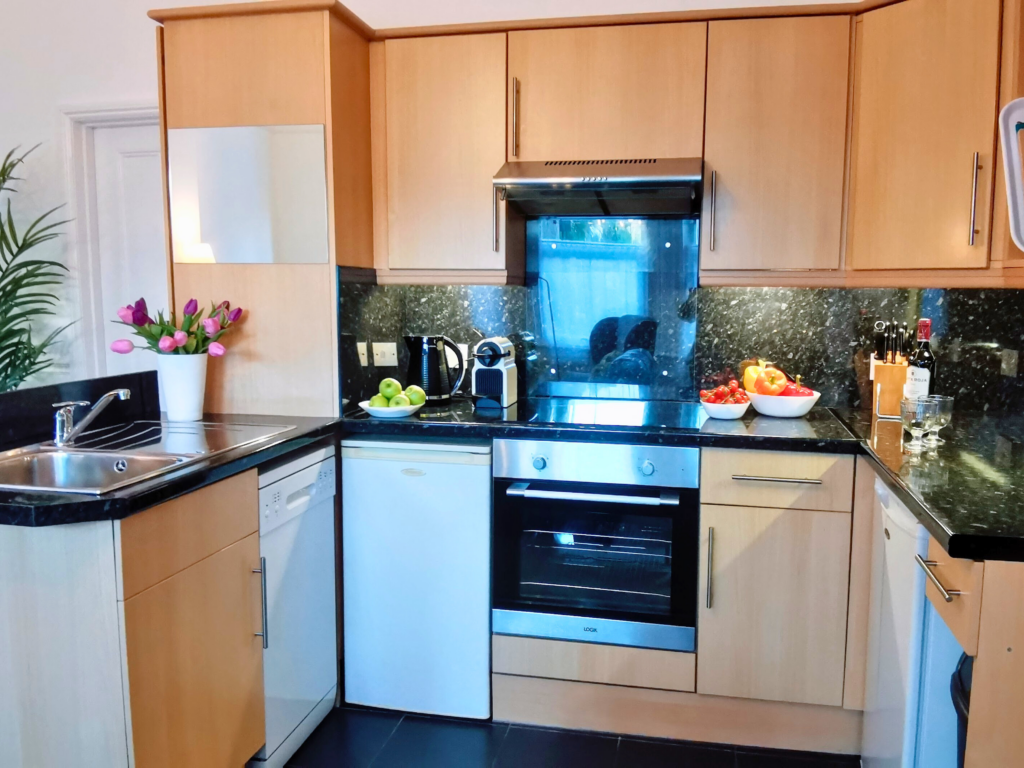 Fernhurst Holiday Apartments @ Shanklin - Fullly Equipped Kitchen Area