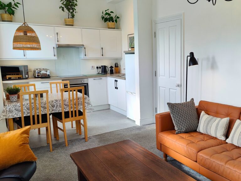 Fernhurst Holiday Apartments @ Shanklin. Alexandra Apartment - Open Plan Kitchen